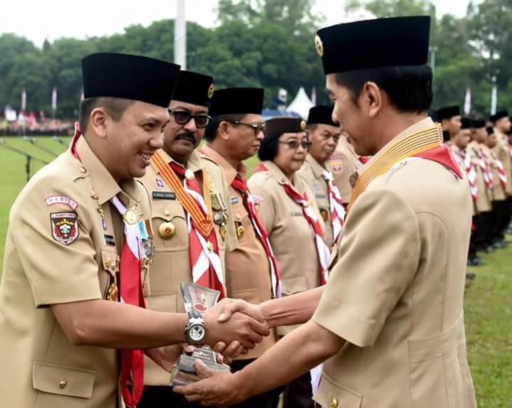 Gubernur Lampung M.Ridho Ficardo menerima penghargaan sebagai Kamabida Peduli