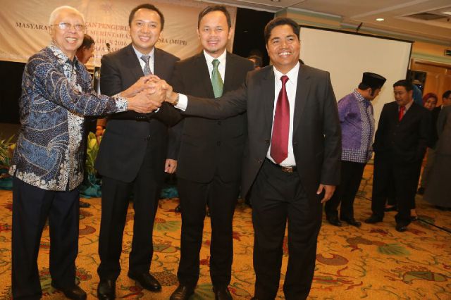 Gubernur Lampung Lantik DPP MIPI (Masyarakat Ilmu Pengetahuan Indonesia) Gubernur Lampung Lantik DPP MIPI (Masyarakat Ilmu Pengetahuan Indonesia)